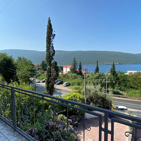 Vila Corovic Кумбор Екстериор снимка