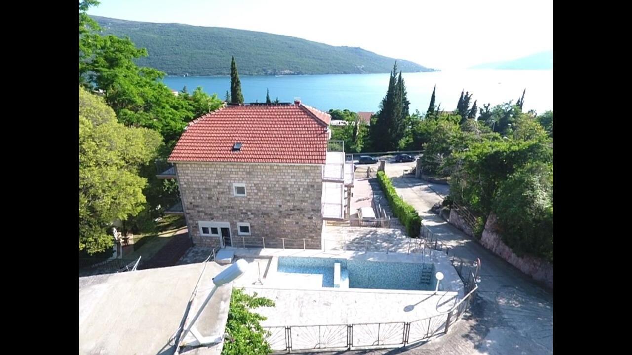Vila Corovic Кумбор Екстериор снимка