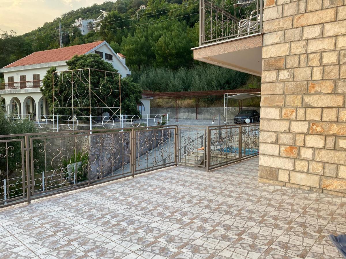 Vila Corovic Кумбор Екстериор снимка