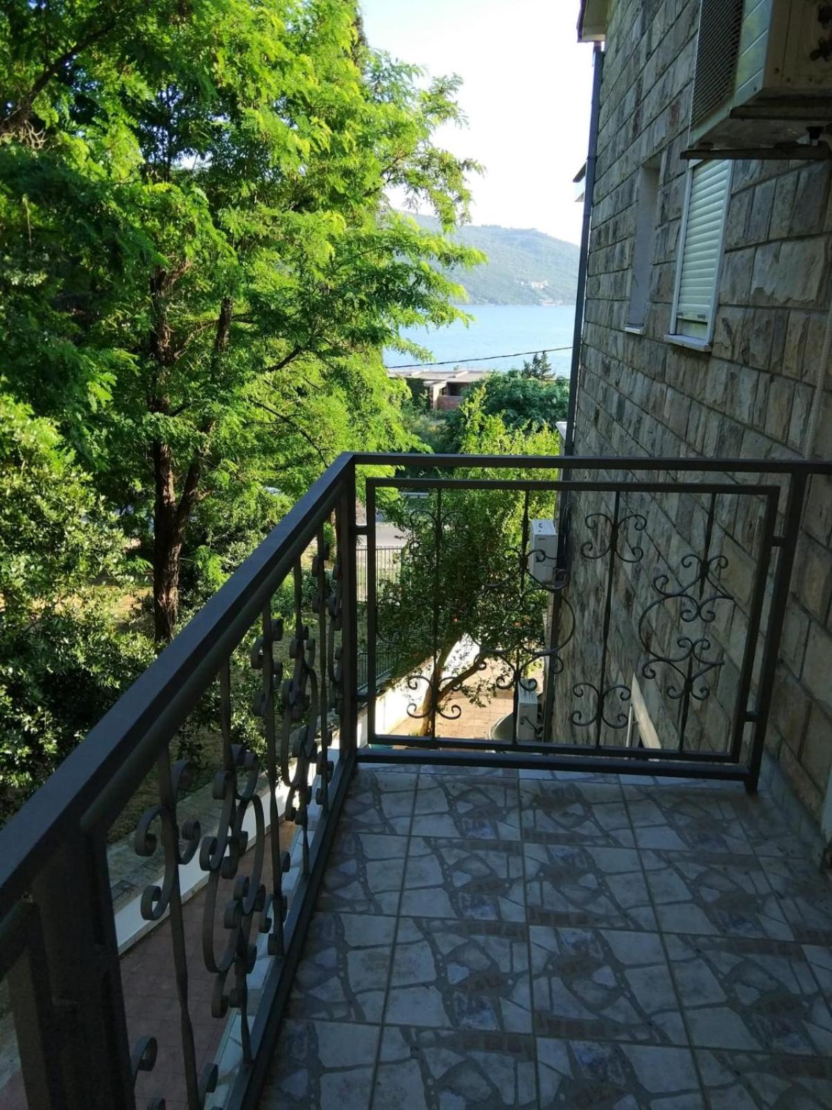 Vila Corovic Кумбор Стая снимка